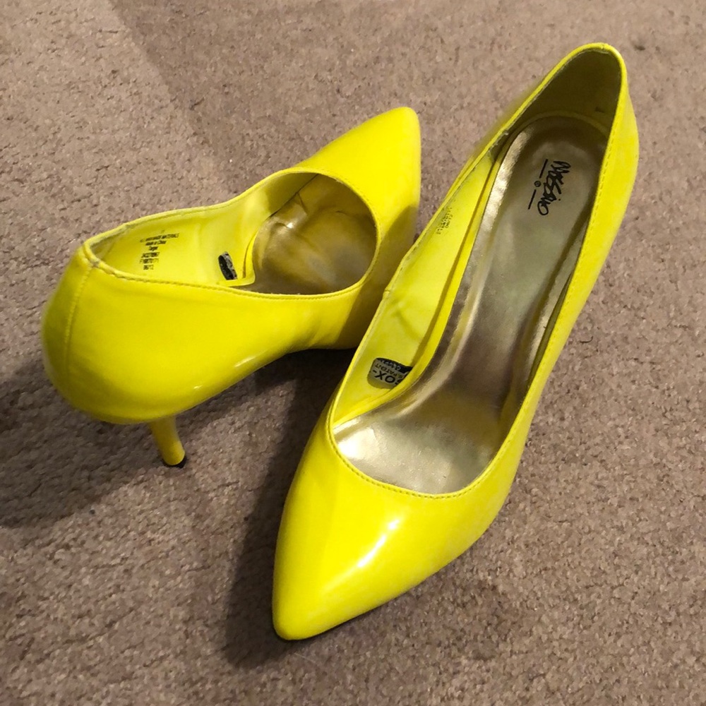 Mossimo 11 Neon Yellow Heel 4”